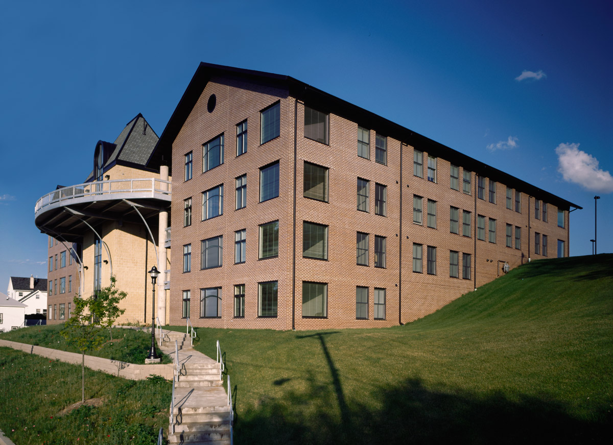 Loras College McCarthy Lynch Apartments